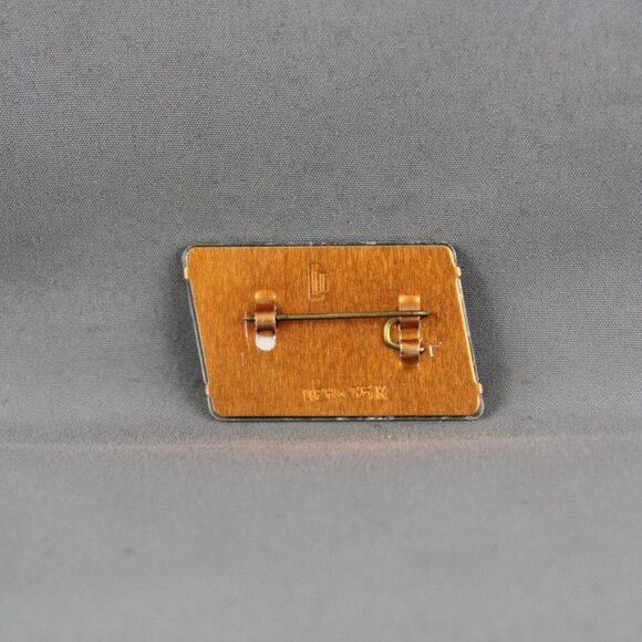 Vintage Hockey Pin - 1973 World Championships Moscow - Flashing Graphic Pin - Picture 2 of 3